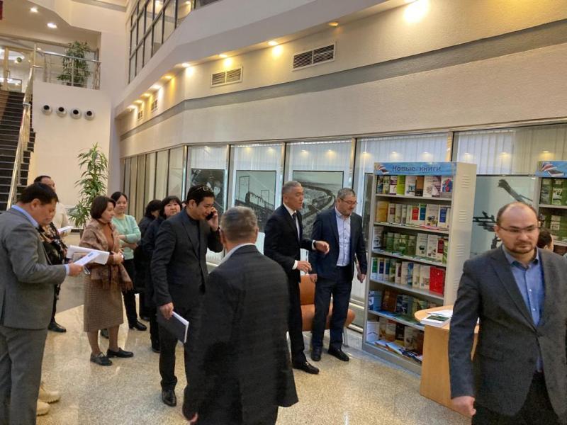 ҚТЖ-да жаңадан түскен әдебиеттер көрмесі өтуде