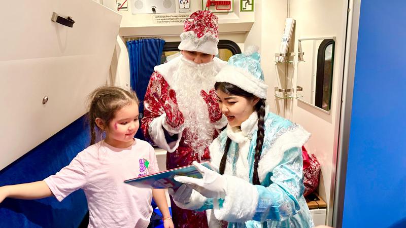 Жаңа жылдық пойыздар ел қалаларына сапарын бастады