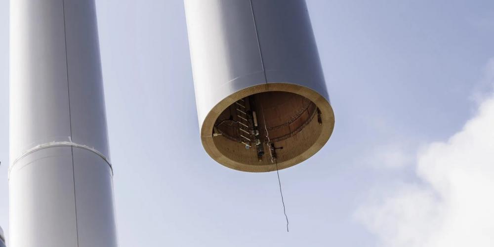 Фото издания  Electrek