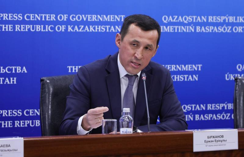 Счета на 113,5 млрд тенге в иностранных банках есть у 533 казахстанцев   