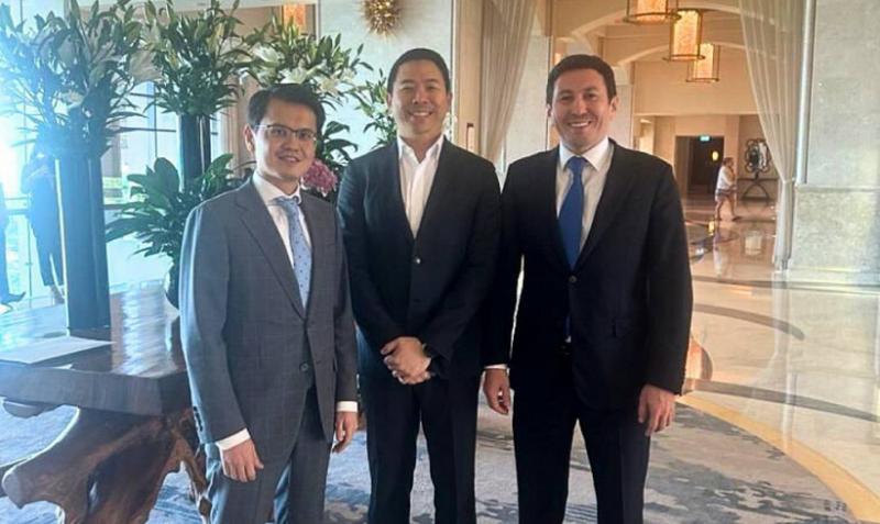 Глава АО «Самрук-Қазына» встретился с Председателем Правления Presight AI   