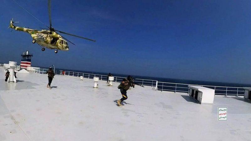 Ракеты, беспилотники-камикадзе. Какое оружие применяют хуситы в Красном море?