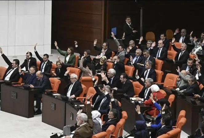 Парламент Турции одобрил вступление Швеции в НАТО