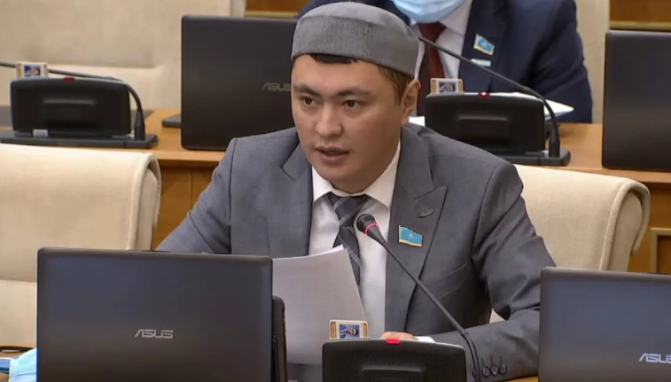 В Казахстане предложили утвердить День национальной одежды