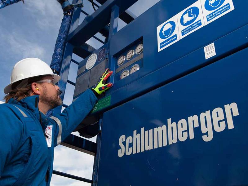 Schlumberger не планирует покидать Россию