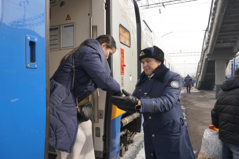Более 860 тыс. пассажиров воспользовались поездами КТЖ в мартовские праздники
