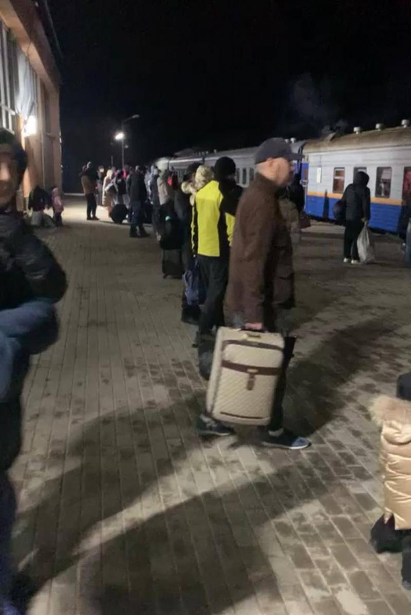 Из-за паводков порядка 250 человек вывезли пассажирскими поездами в Карагандинской области