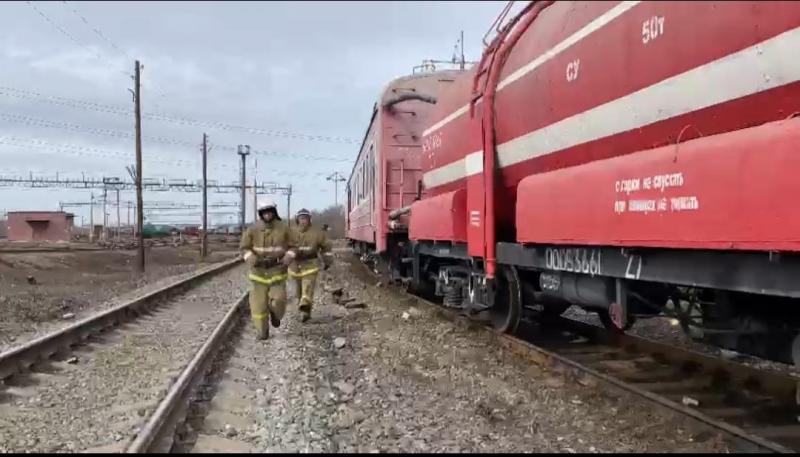 Железнодорожники и спасатели потушили пожар на объекте поста электрической централизации в ВКО