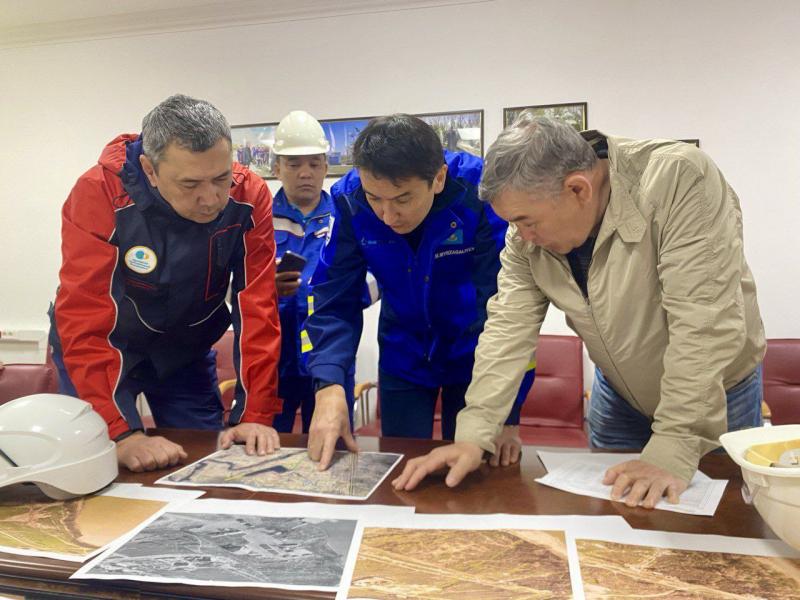 Глава КМГ ознакомился с берегоукрепительными работами в Атырау