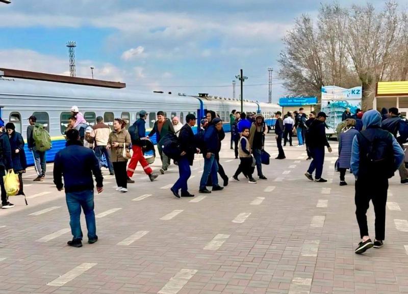 КТЖ назначает еще три дополнительных поезда