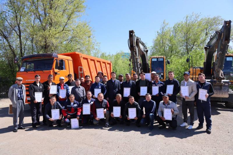 Сотрудники Казатомпрома в борьбе со стихией