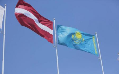 Казахстан и Латвия будут совместно развивать Транскаспийский маршрут