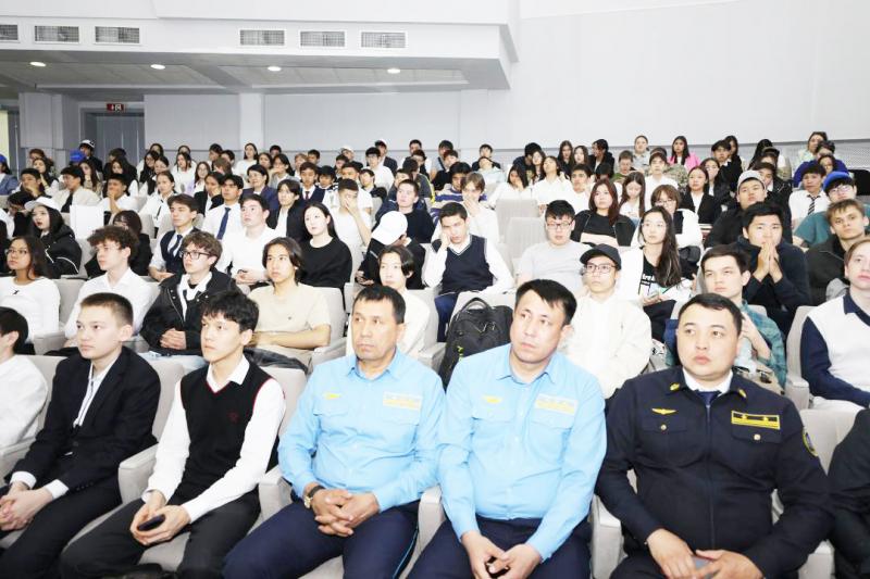 Мектеп түлектері ҚТЖ мүмкіндіктерімен танысты