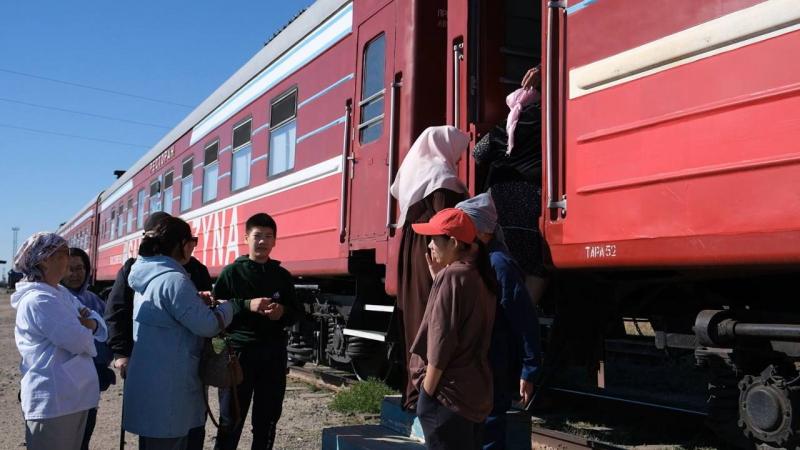 «Саламатты Қазақстан» медициналық пойызы Құлсары қаласына келді