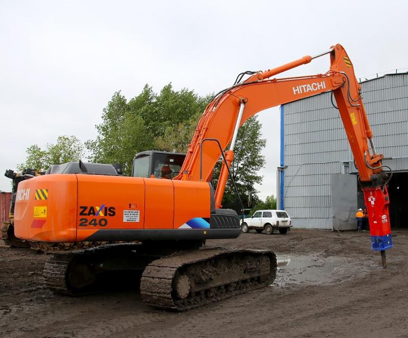 Новый экскаватор HITACHI-zaxis 240 приобрела компания Богатырь Комир