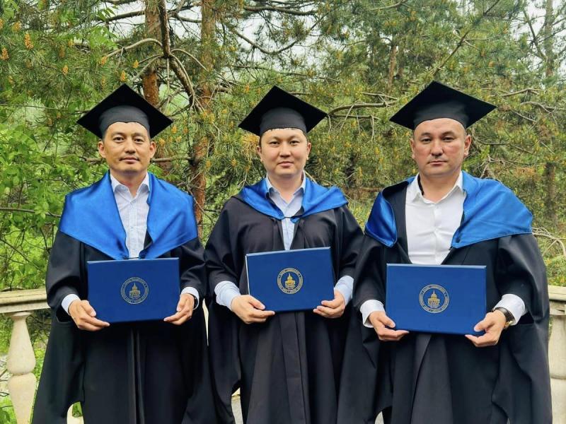 ҚБМ қызметкерлері KIMEP университетін тәмамдады