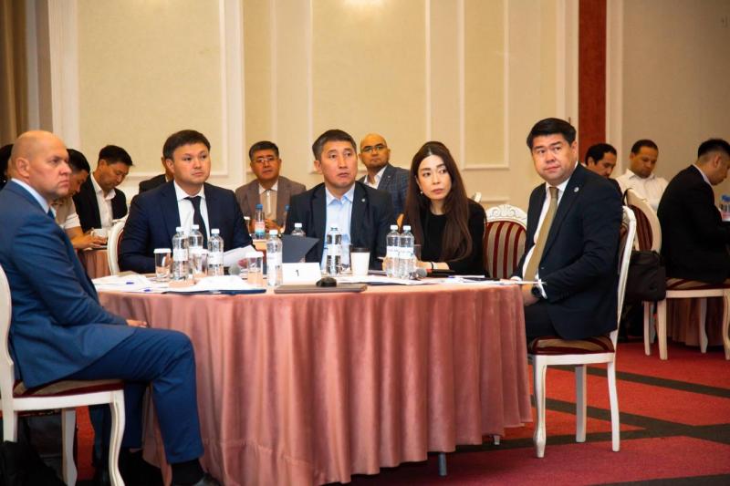 В АО «КазМунайГаз» обсудили меры по социальной стабильности и улучшению условий труда 