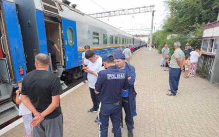 Свыше ста пассажиров-нарушителей высадили с начала года из вагонов АО «Пассажирские перевозки»