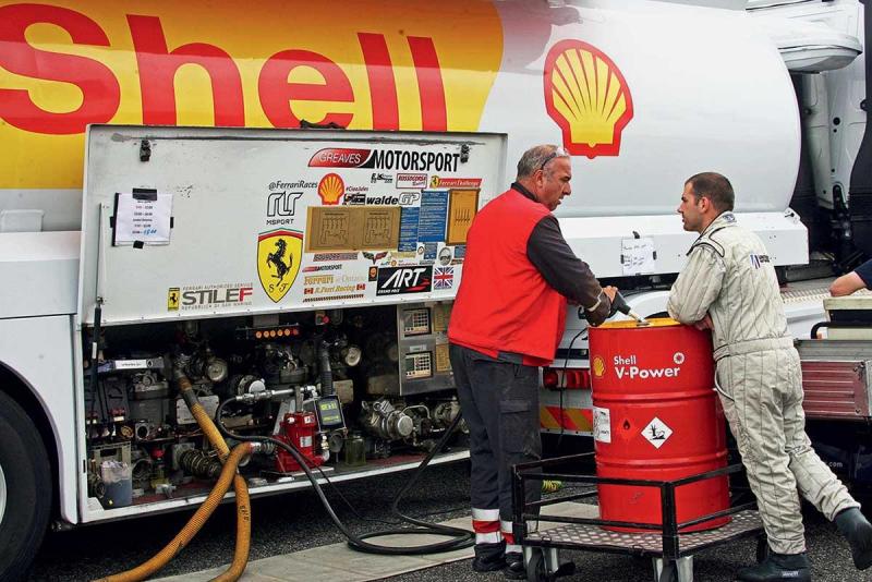 Shell потеряла 29% прибыли от своих НПЗ  