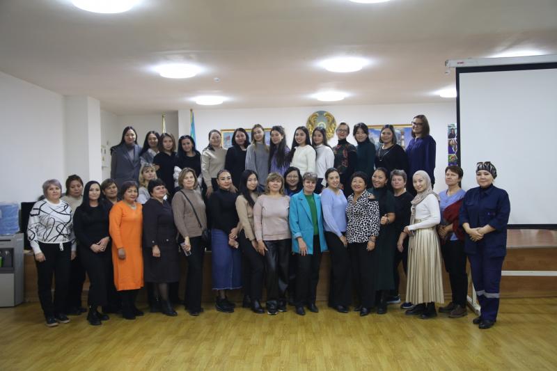 Женский клуб АлЭС обсудил вопросы гендерного равенства