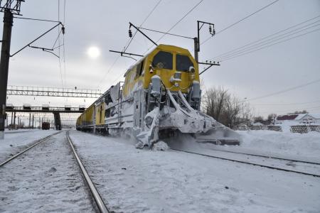 В сложных погодных условиях железная дорога работает в штатном режиме