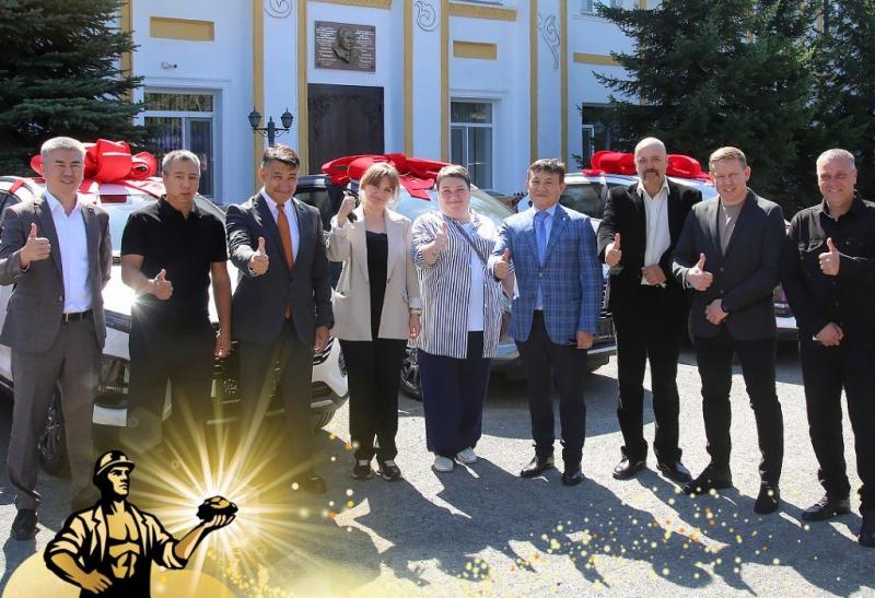 Итоги праздничного розыгрыша на Богатырь Комир: пять сотрудников стали владельцами новых автомобилей