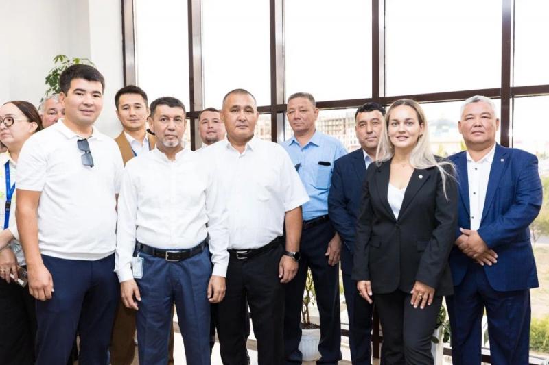 Руководители АО «КТК-К» поздравили коллектив компании с Днём нефтяника