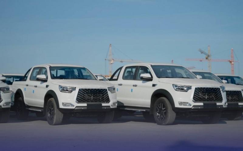 Мас қыздар мини юбкамен трахает Анастасия Пьер Вудманмен кастингте