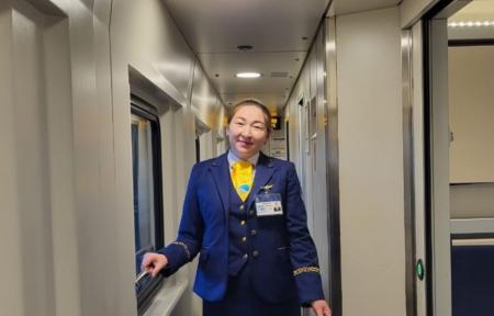 «К каждому нужен подход»: будни проводницы женского вагона