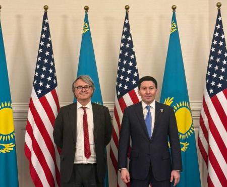 «Самұрық-Қазына» мен Ashmore Group plc заманауи медициналық орталық жобасын талқылады