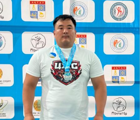 Железнодорожник завоевал серебро на чемпионате Казахстана по пара-пауэрлифтингу