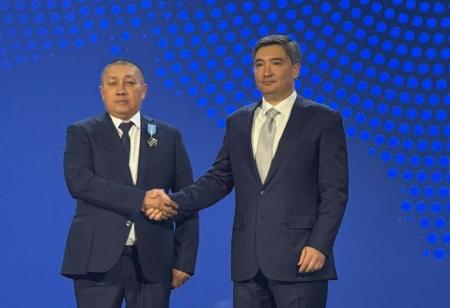 Қазатомөнеркәсіп қызметкері «Құрмет» орденімен марапатталды