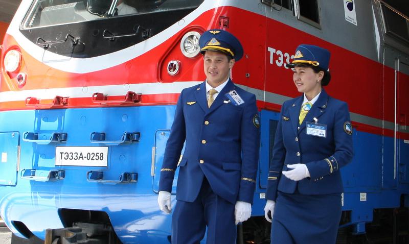 Жолсеріктер шетелдік жолаушының әмиянын тауып берді