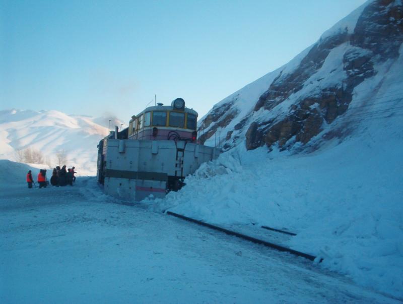 Железнодорожники готовятся к спуску лавин 