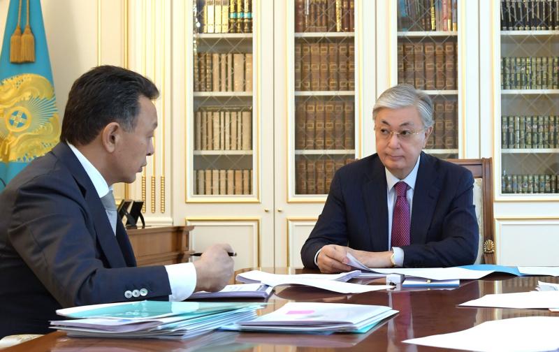 Президент РК встретился с главой компании "Қазақстан темір жолы"