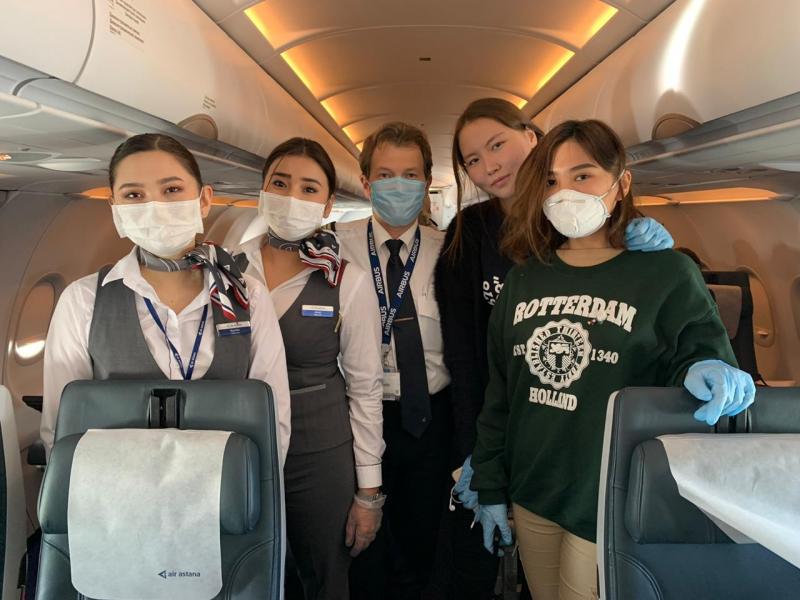 Air Astana помогла кадетам Морской академии КБТУ добраться домой