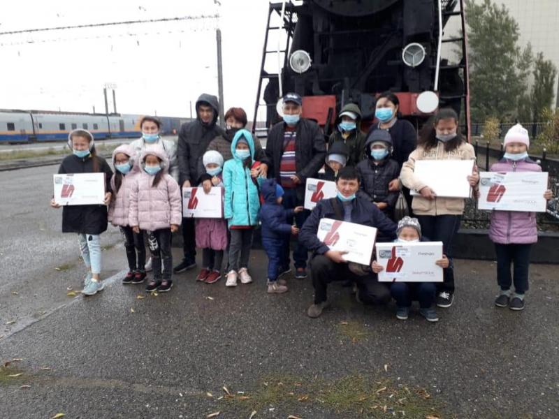 Железнодорожники подарили школьникам из многодетных семей смартбуки