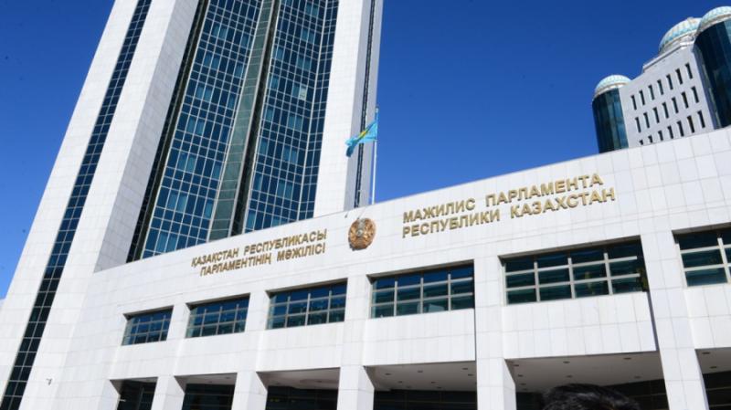 Мажилис Казахстана одобрил законопроект, позволяющий регулировать закупки нацкомпаний