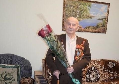 АО «АлЭС»: ветеран Великой Отечественной войны отметил 95-летний юбилей