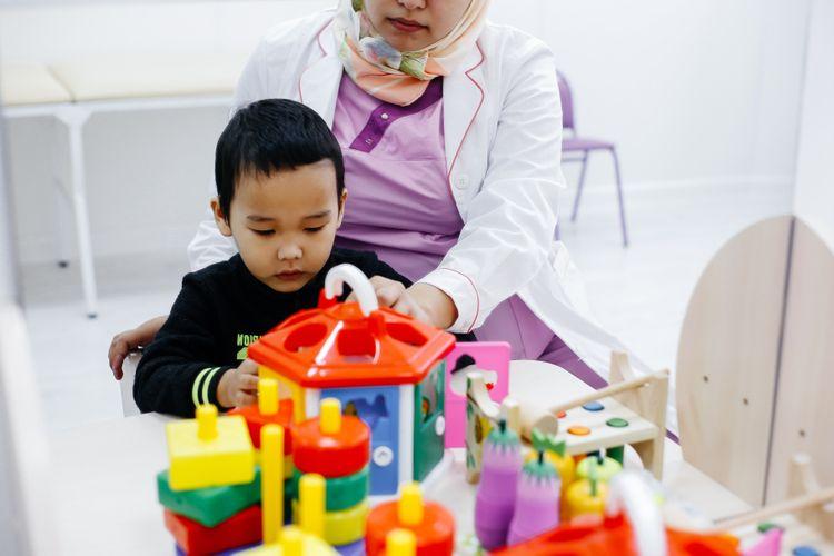 В Жанаозене маленькие пациенты центра «Балақай» делают свои первые шаги