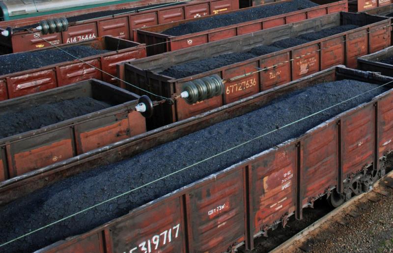 Железнодорожники планируют довести объем перевозки угля до 10 млн тонн