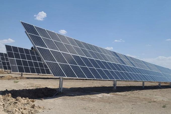 Узбекистан и ОАЭ построили первую солнечную фотоэлектрическую станцию мощностью 100 МВт