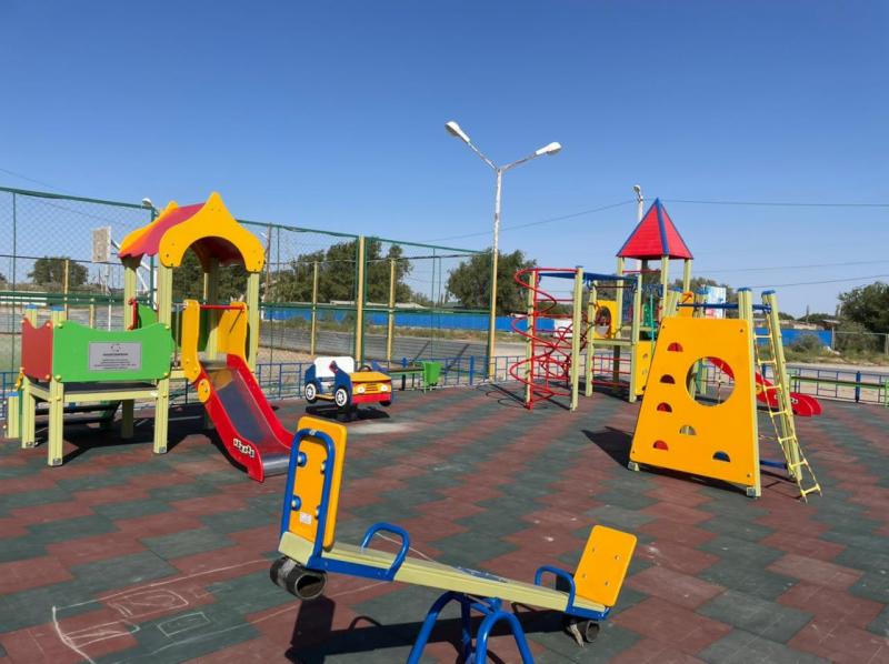"Казатомпром" построил детские игровые площадки в нескольких поселках РК