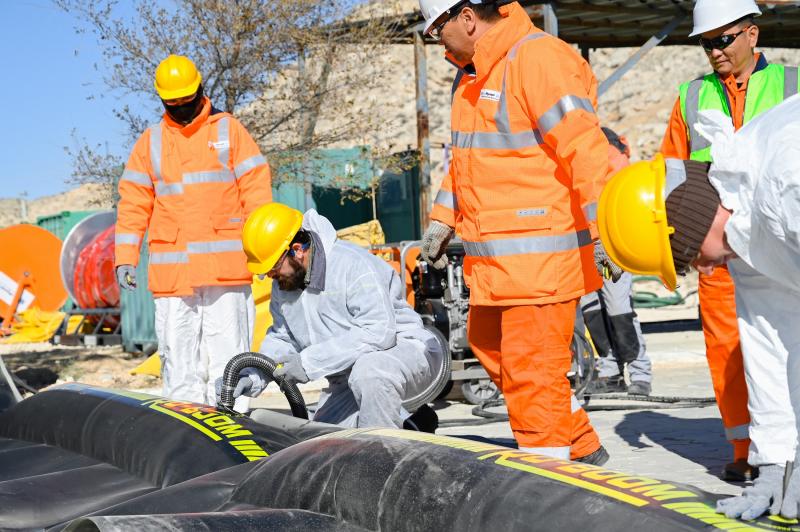 Тест на готовность: КМГ обучает волонтёров бороться с аварийными разливами нефти