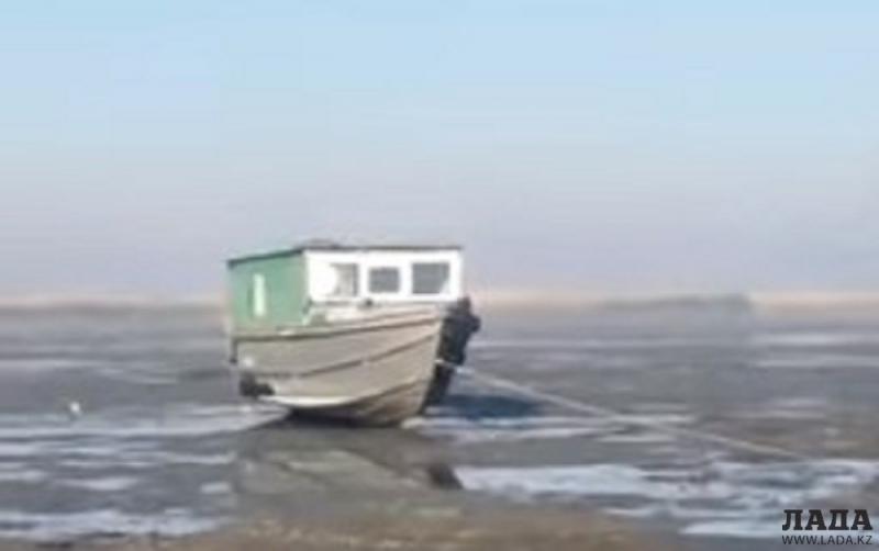 Видео с обмелением Каспия прокомментировали в Министерстве экологии РК