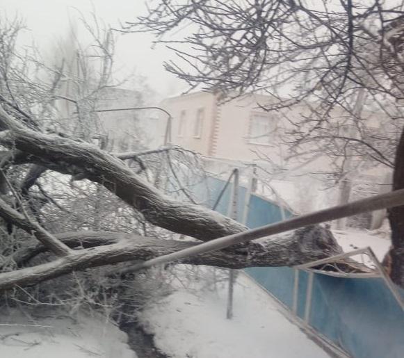 Сильный ветер в Жамбылской области стал причиной повреждения газопроводов
