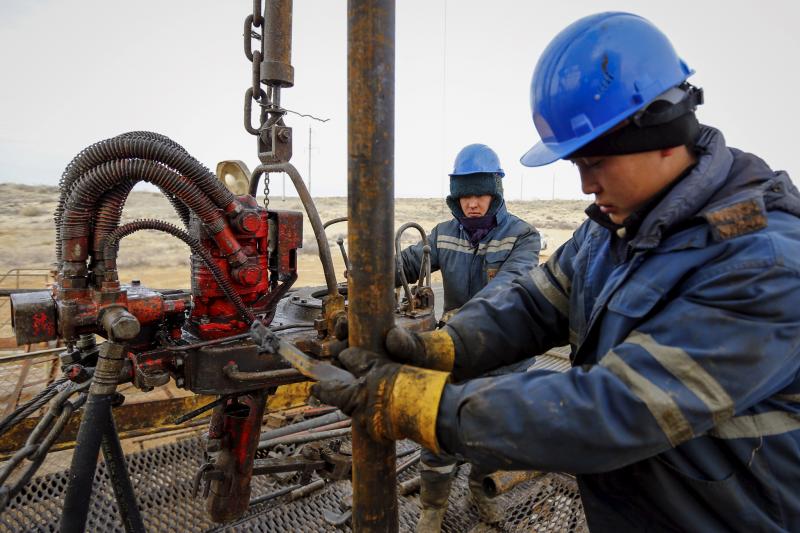 Объемы добычи нефти будут увеличивать в Казахстане