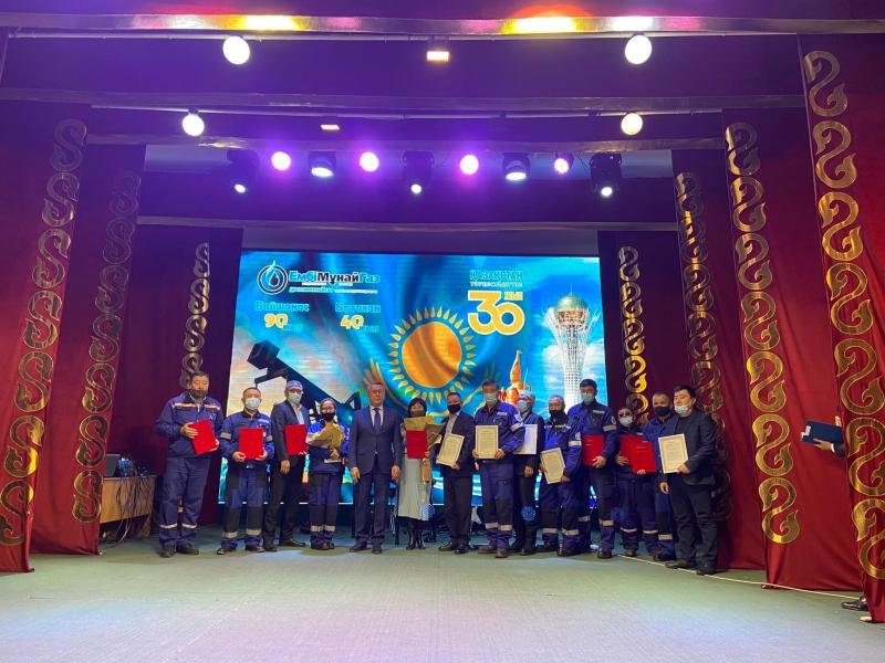 Доссорда – үш мерейтой