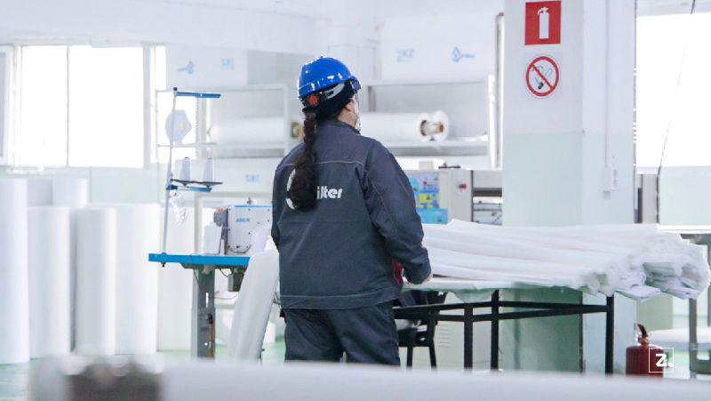 Женщины на производстве: теперь  разрешено поднимать вручную не более 10 килограммов