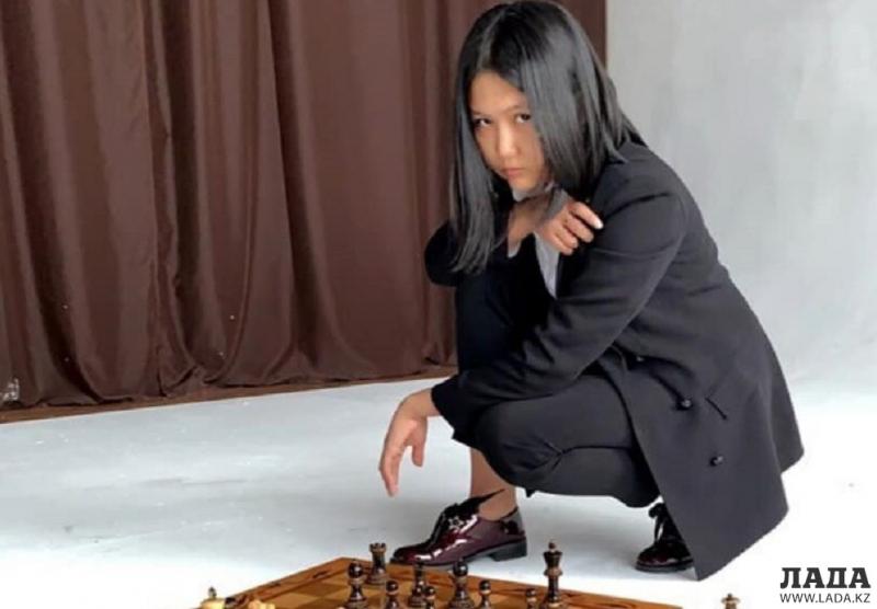 Бибисара Асаубаева завоевала серебряную медаль ЧМ по быстрым шахматам